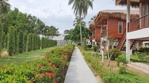 Zahrada ubytování Horizon Beach Resort Koh Jum