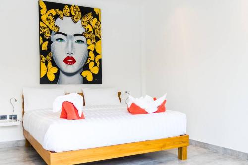 Un pat sau paturi într-o cameră la Villa Mokkaran, 3 Bedrooms, Chaweng Noi