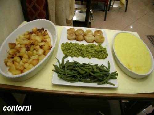 ホテルの敷地内または近くでの食事または食べ物