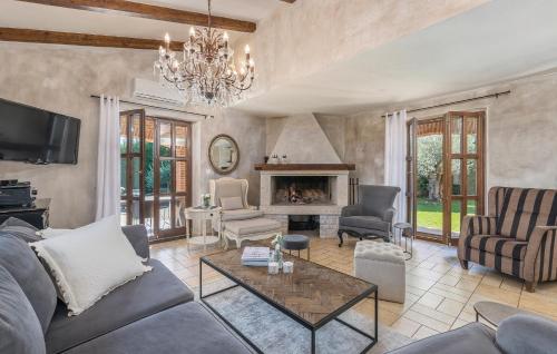 Φωτογραφία από το άλμπουμ του Luxury Unique Stone Villa Rustica in Istria σε Barat