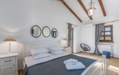 Φωτογραφία από το άλμπουμ του Luxury Unique Stone Villa Rustica in Istria σε Barat