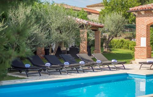 Φωτογραφία από το άλμπουμ του Luxury Unique Stone Villa Rustica in Istria σε Barat