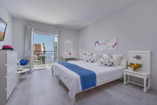Gallery image of Adrina Beach Hotel in Panormos Skopelos