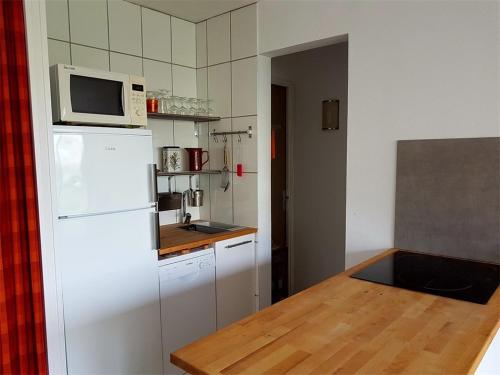 A kitchen or kitchenette at Réf 541,Seignosse Océan, Appartement 3 pièces, proche de la plage et des commerces, 4 personnes