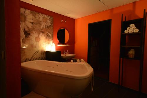 
Ein Badezimmer in der Unterkunft Seehotel Riviera
