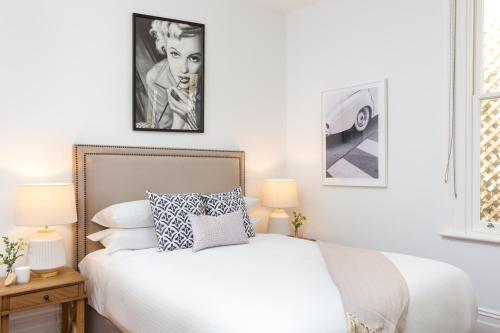 Łóżko lub łóżka w pokoju w obiekcie Ravenscourt’s Studio Apartment Close to Everything