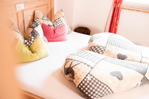 Katil atau katil-katil dalam bilik di Roanerhof