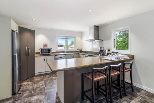 Η κουζίνα ή μικρή κουζίνα στο Lakes Lodge Rotorua