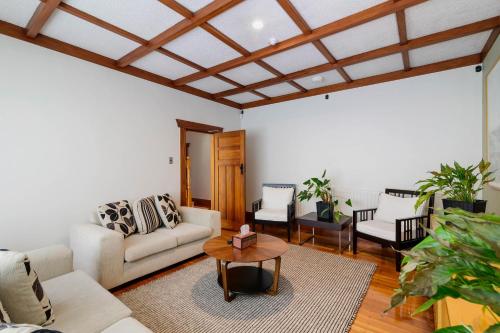 Χώρος καθιστικού στο Lakes Lodge Rotorua