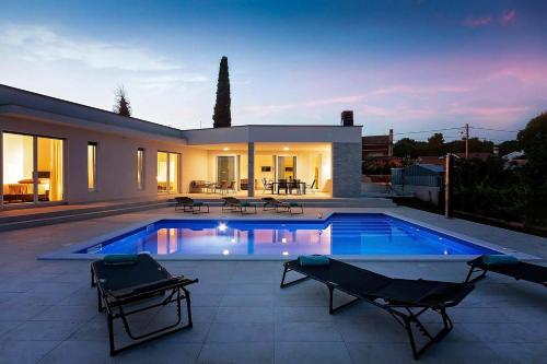 Villa Aura