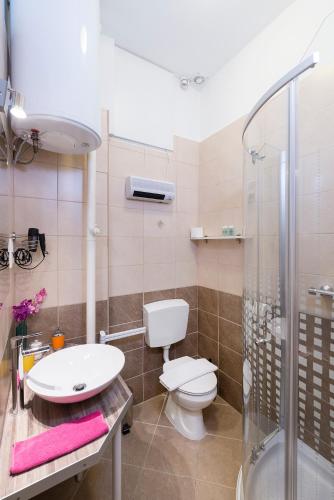 Bany a Studio 4U Apartment
