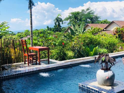 Kolam renang di atau di dekat Atmaland Resort