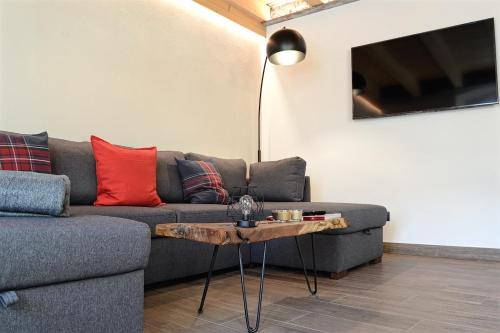 Area soggiorno di Apartment El Molin - Alpe Cermis Dolomites