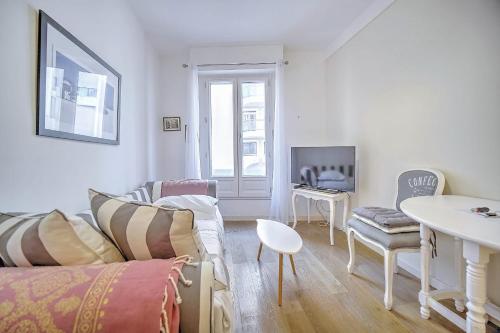 Cannes Carré d'Or Cozy 1 BR balcony, Croisette Palais 2 mn by Olam Properties
