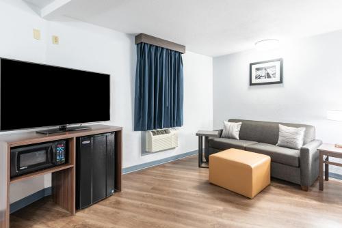 Μια τηλεόραση ή/και κέντρο ψυχαγωγίας στο Americas Best Value Inn Searcy