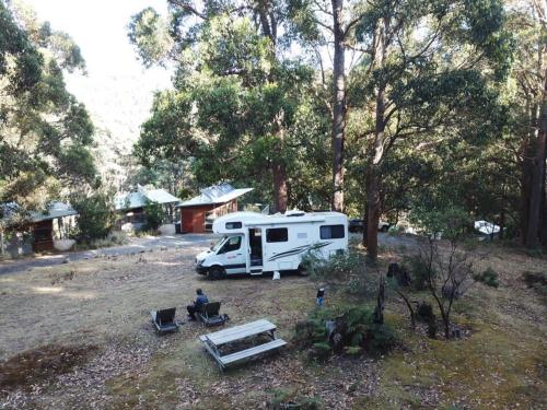 Taman di luar Base Camp Tasmania