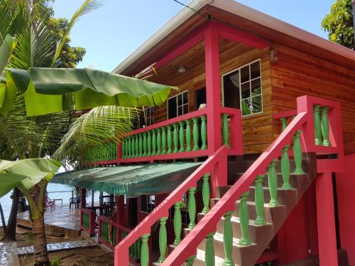 Gallery image of Las Palmeras OceanView Hotel and Dive Center in Little Corn Island