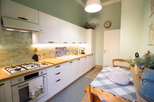 Siwa Home Experienceにあるキッチンまたは簡易キッチン