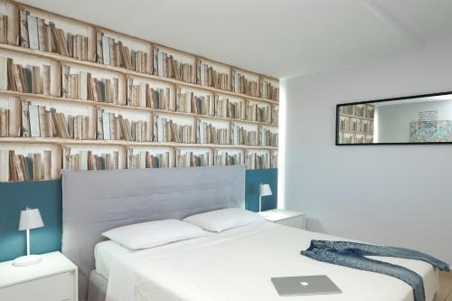 Stefan's City Hub 5min walk from old town and Venetian Harbour