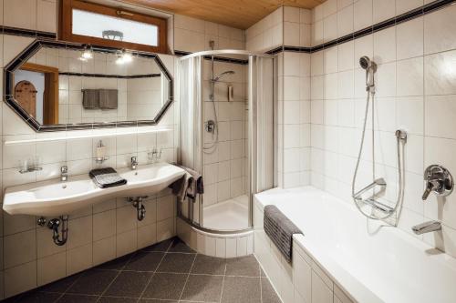 Ein Badezimmer in der Unterkunft Apart Ideal Serfaus