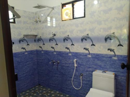 Kylpyhuone majoituspaikassa Marari Xavier's Inn