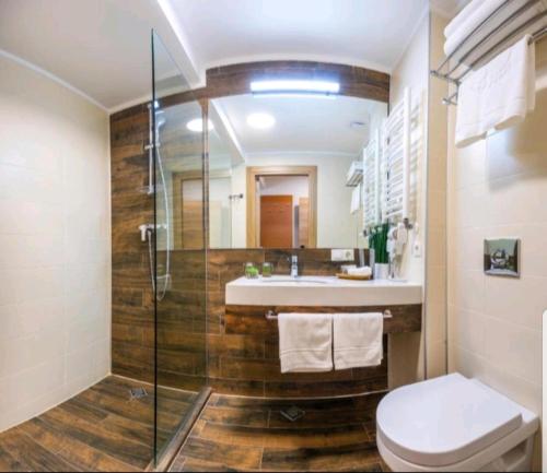Koupelna v ubytování ORBI PALACE DELUX Bakuriani room 470