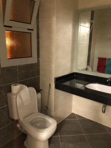 Un baño de Einbay pool view appartement