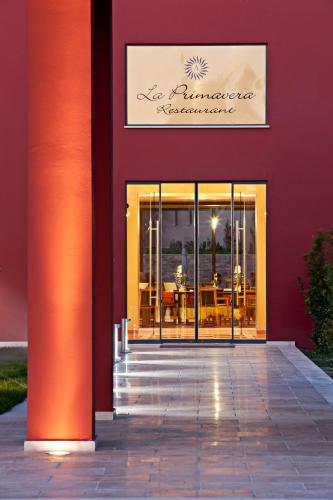 Posezení v ubytování Apollonion Asterias Resort and Spa