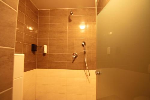 Koupelna v ubytování Rooms XXL
