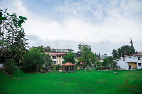 Κήπος έξω από το Hotel Kodai International