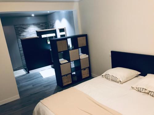 Katil atau katil-katil dalam bilik di Camp Basque // Maison Erribera // Bidarray