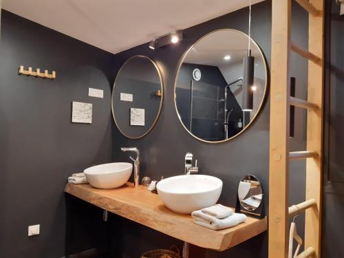 Bilik mandi di Chambres D´Hôtes Herbes Folles