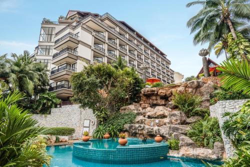 Gallery image of Garden Cliff Resort And Spa in North Pattaya