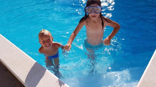 Πισίνα στο ή κοντά στο Apartments STAR with Pool