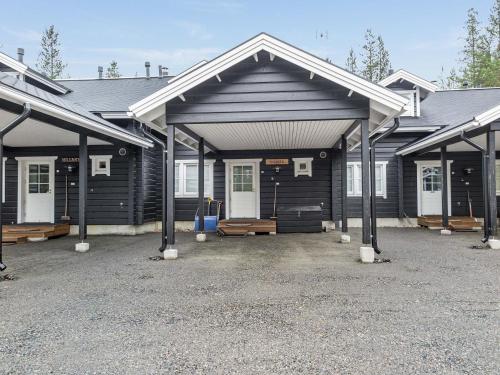 Το κτήριο όπου στεγάζεται  η παραθεριστική κατοικία