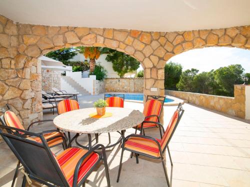 Μπαλκόνι ή βεράντα στο Villa Torre Blanca by Interhome