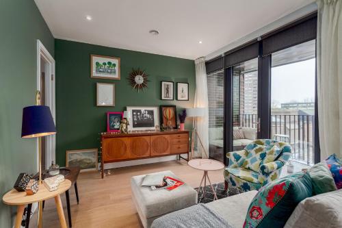 Stylish Cambridge Road Getaway