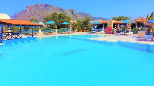 Piscina en o cerca de Zorbas Beach Village Hotel