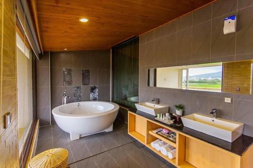 Ett badrum på Sheng Tu Villa