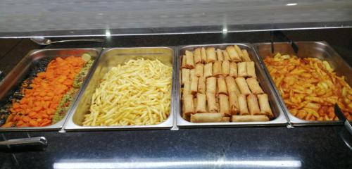 Makanan di atau berdekatan taman percutian