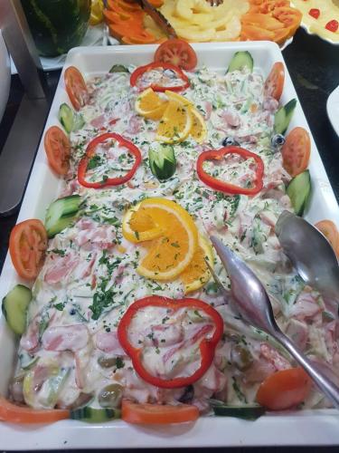 Makanan di atau berdekatan taman percutian