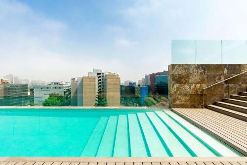 Bazén v ubytování Hyatt Centric San Isidro Lima nebo v jeho okolí