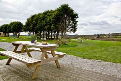 Zahrada ubytování Wheal Tor- Beautifully Fitted Wooden Lodge Helston Cornwall