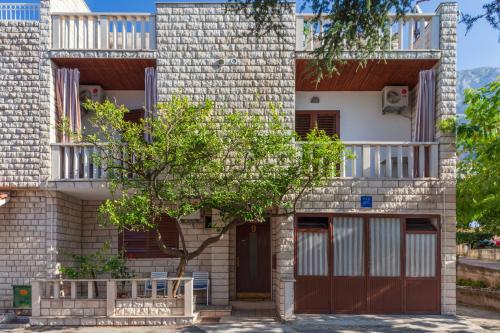 Gallery image of APARTMANI LIMUN - Ivo i Dragica Šimić - Makarska in Makarska