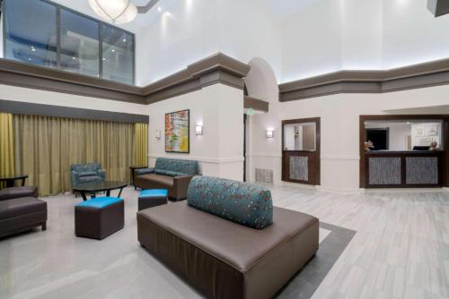 Χώρος καθιστικού στο Wingate by Wyndham Memphis East