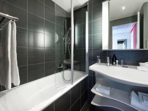Koupelna v ubytování Aparthotel Adagio Basel City