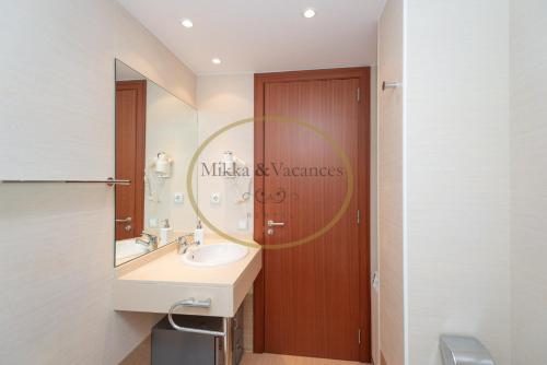 Ένα μπάνιο στο Mikka-Solana CONFORT