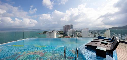 Swimmingpoolen hos eller tæt på Senia Hotel Nha Trang
