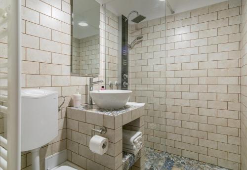 Ett badrum på House 54