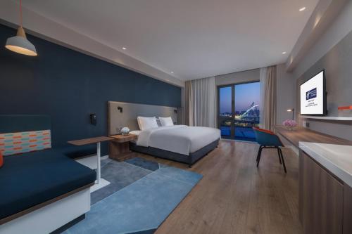 Кровать или кровати в номере Holiday Inn Express Beijing Shijingshan Lakeview, an IHG Hotel